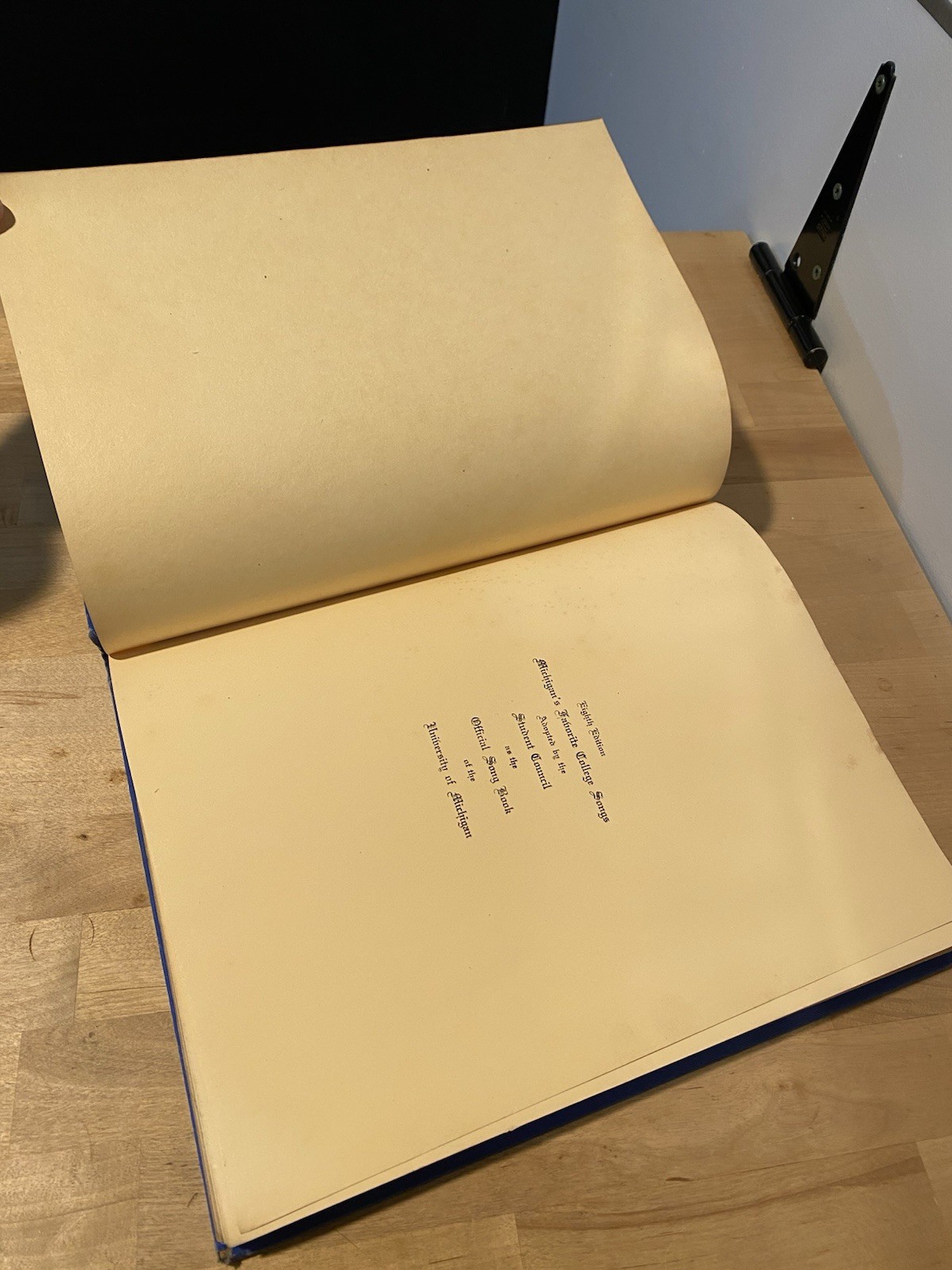 MICHIGAN S FAVORITE COLLEGE SONGS, U of M, 1925, 278 PAGES COMPLETE, FANTASTIC