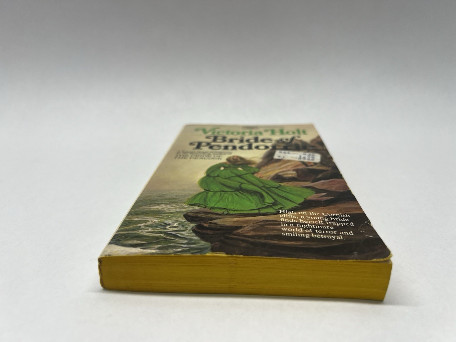 Bride of Pendorric By Victoria Holt Fawcett Crest Paperback (1963)