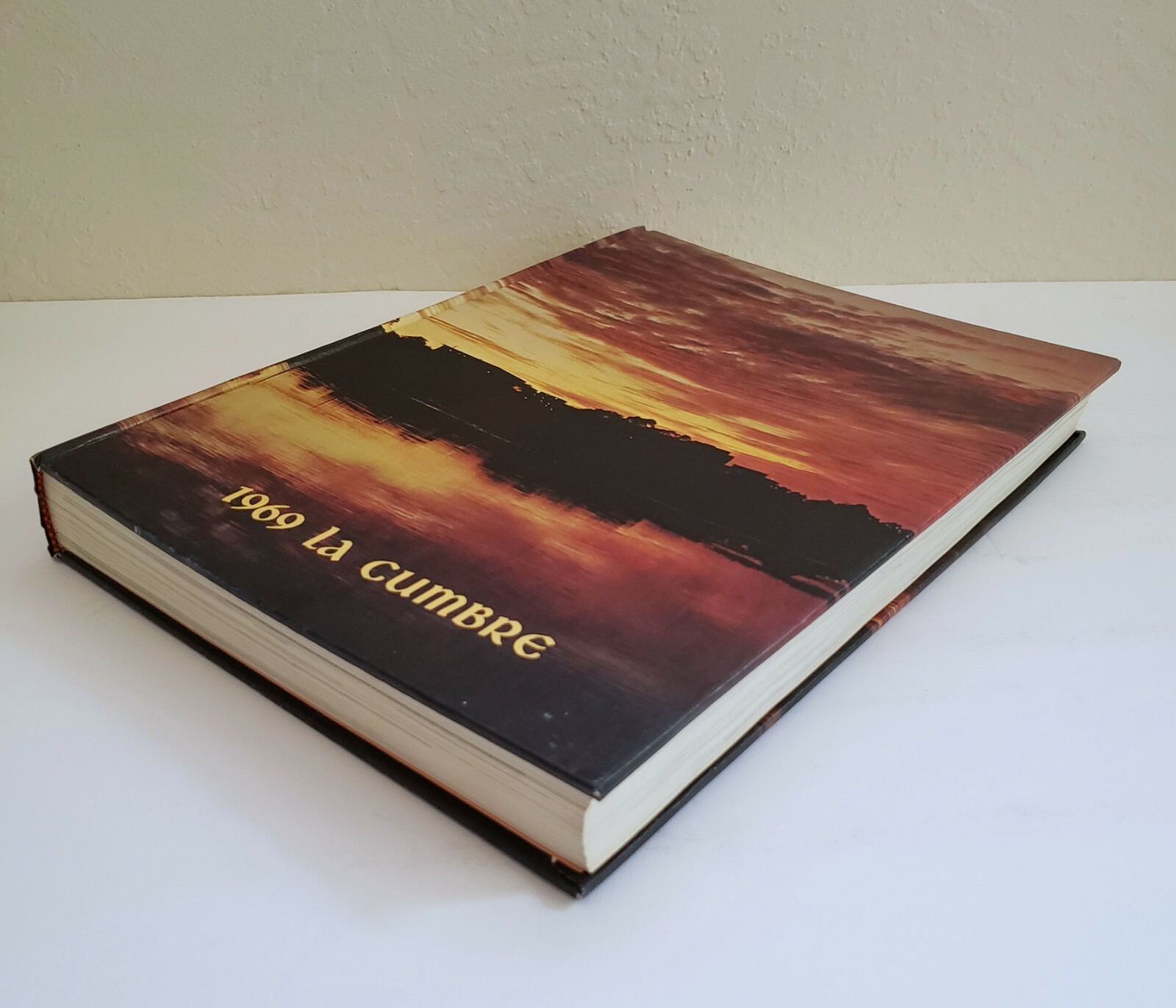 UCSB La Cumbre 1969 Yearbook Volume 49 Santa Barbara College Year Book 496 Pages