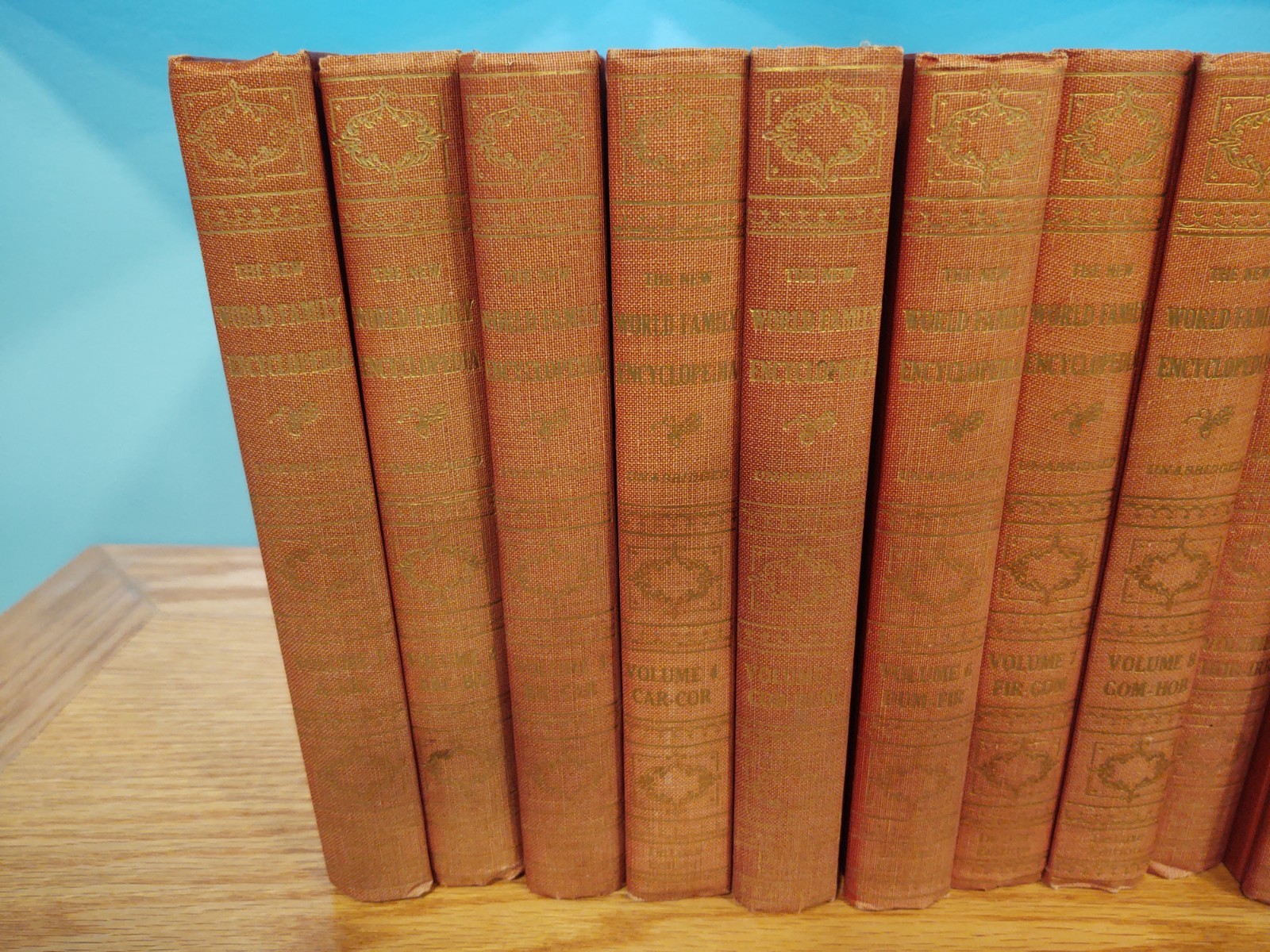 The New World Family Encyclopedia Deluxe Edition 1954 Volumes 1-20