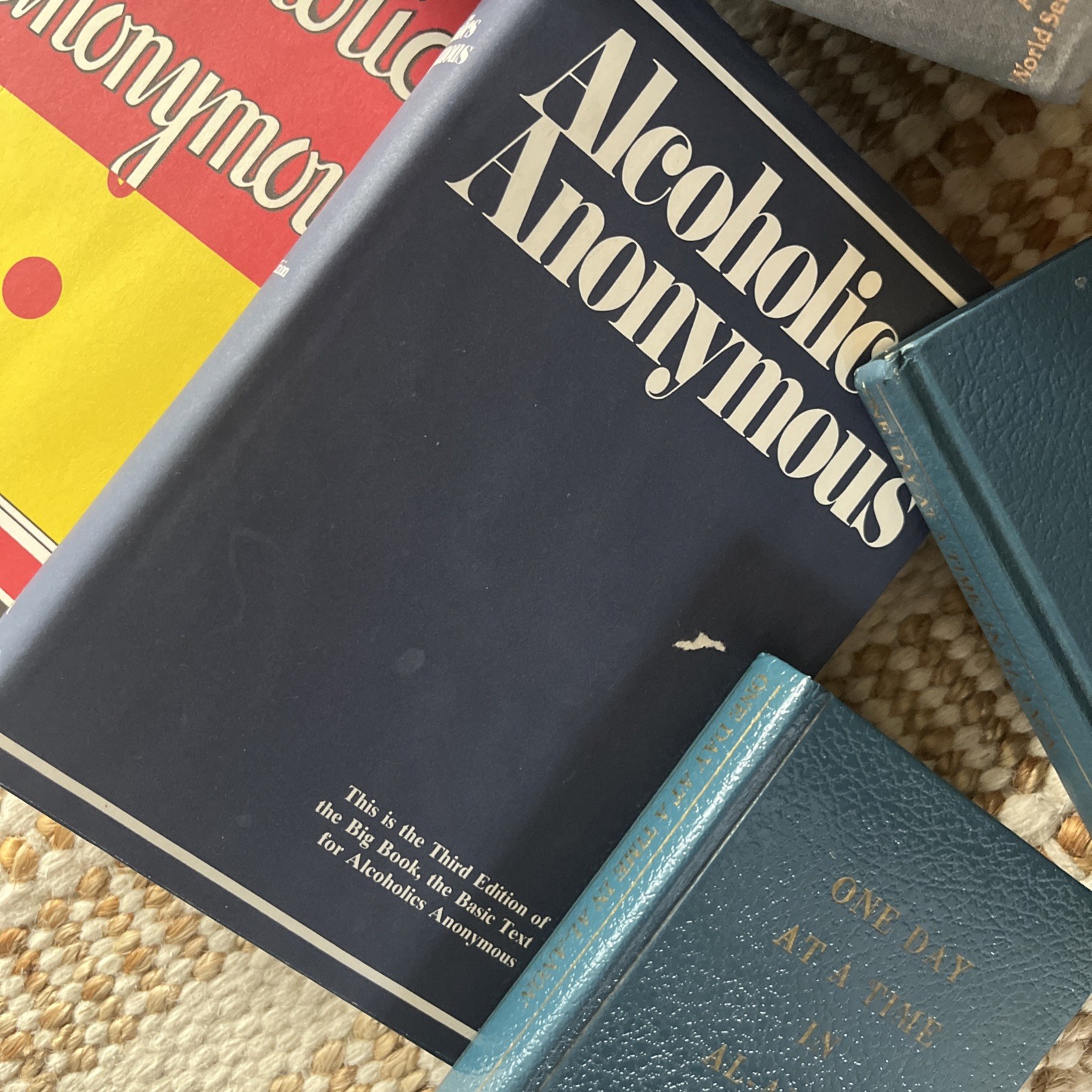 Alcoholics Anonymous 1939 Big Book Hard Cover Vintage 1976 Lot Of 3 + 2 Small