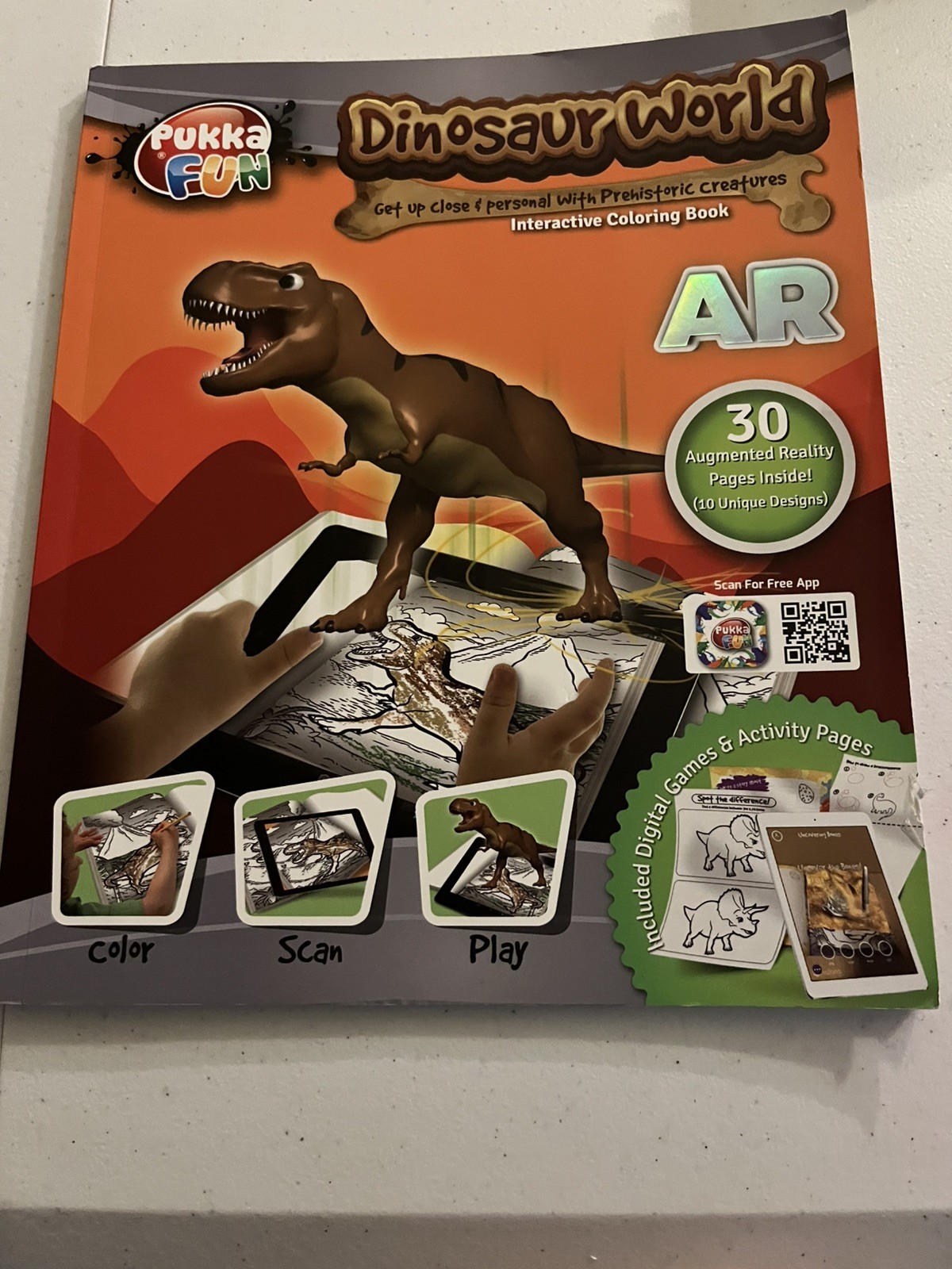 Dinosaur World Pukka 8421-FUN Coloring Book (E)