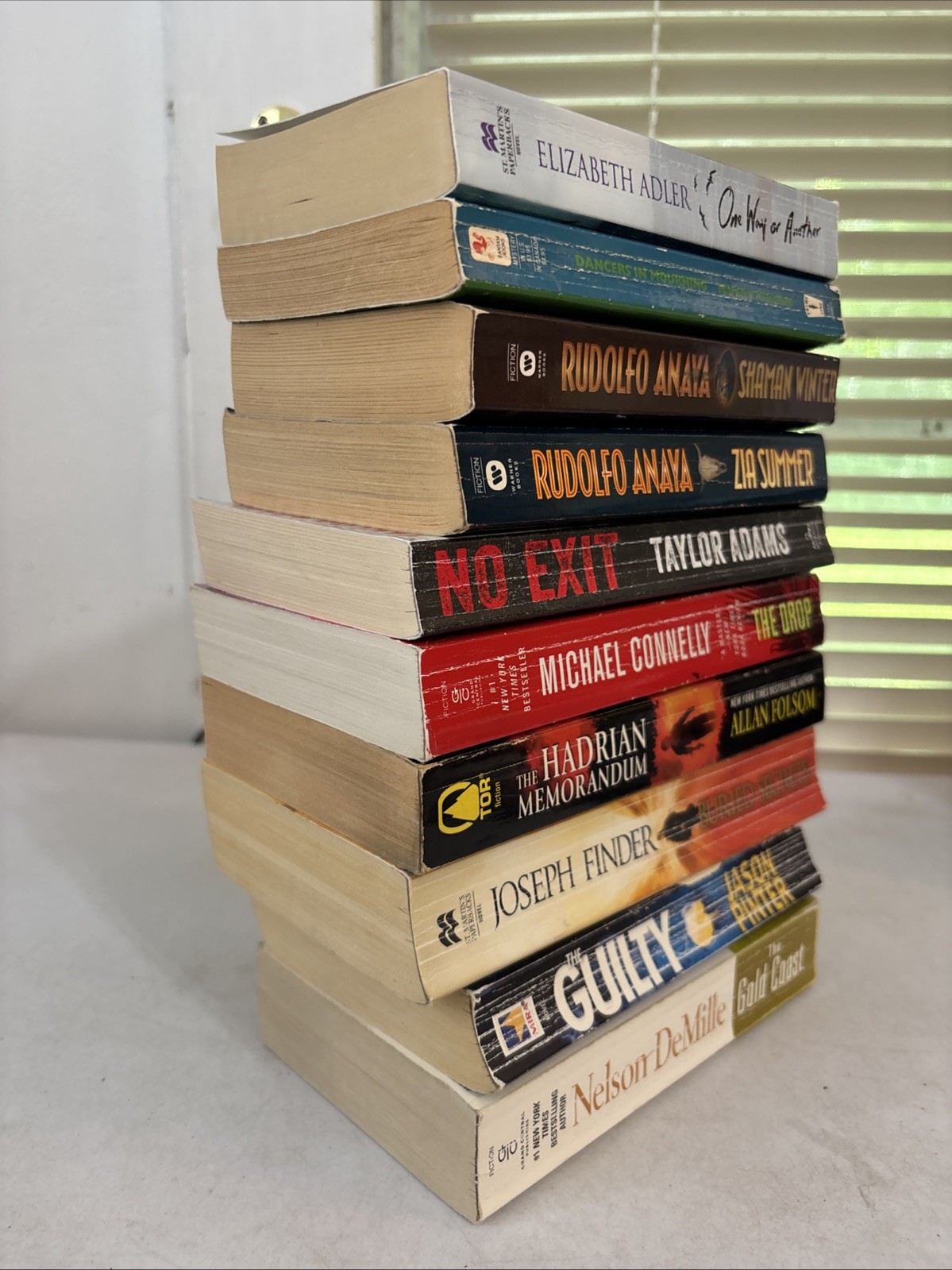 Lot of 10 Mystery and Thrillers – Mixed Authors – FREE SHIPPING
