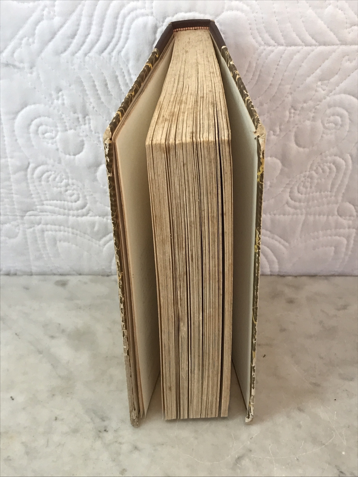 Vintage 1963 Bride of Pendorric by Victoria Holt Marbled Hardcover 1st edition