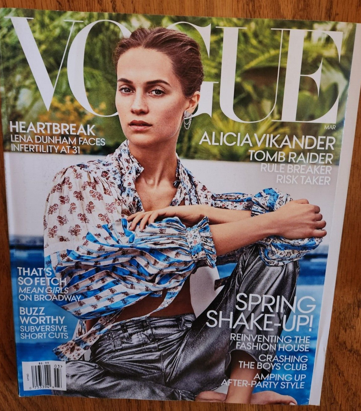 VOGUE Magazine March 2018 Alicia Vikander SELENA GOMEZ 448 Pages Fashion