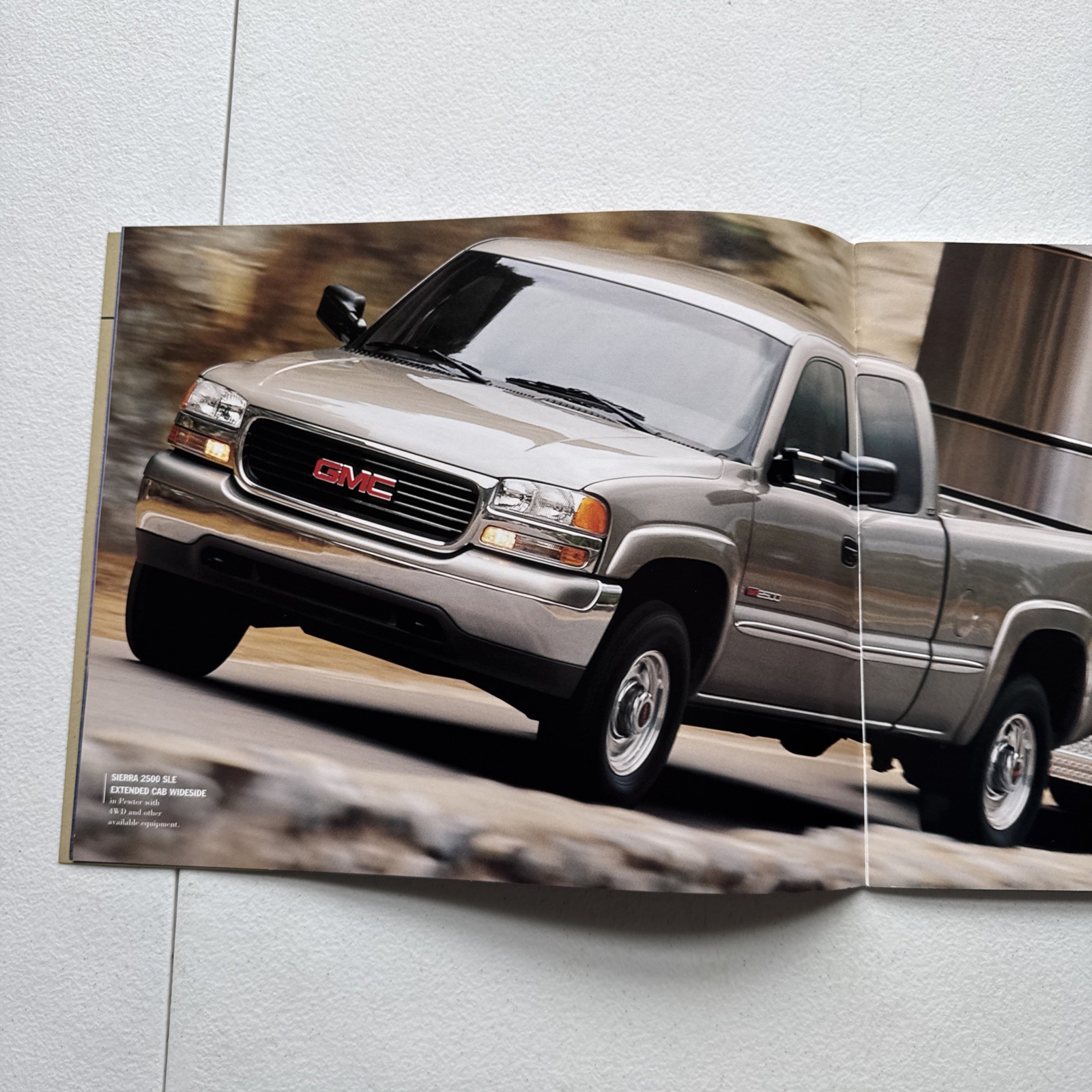 Vintage 2000 GMC Sierra Sales Dealer Brochure Catalog