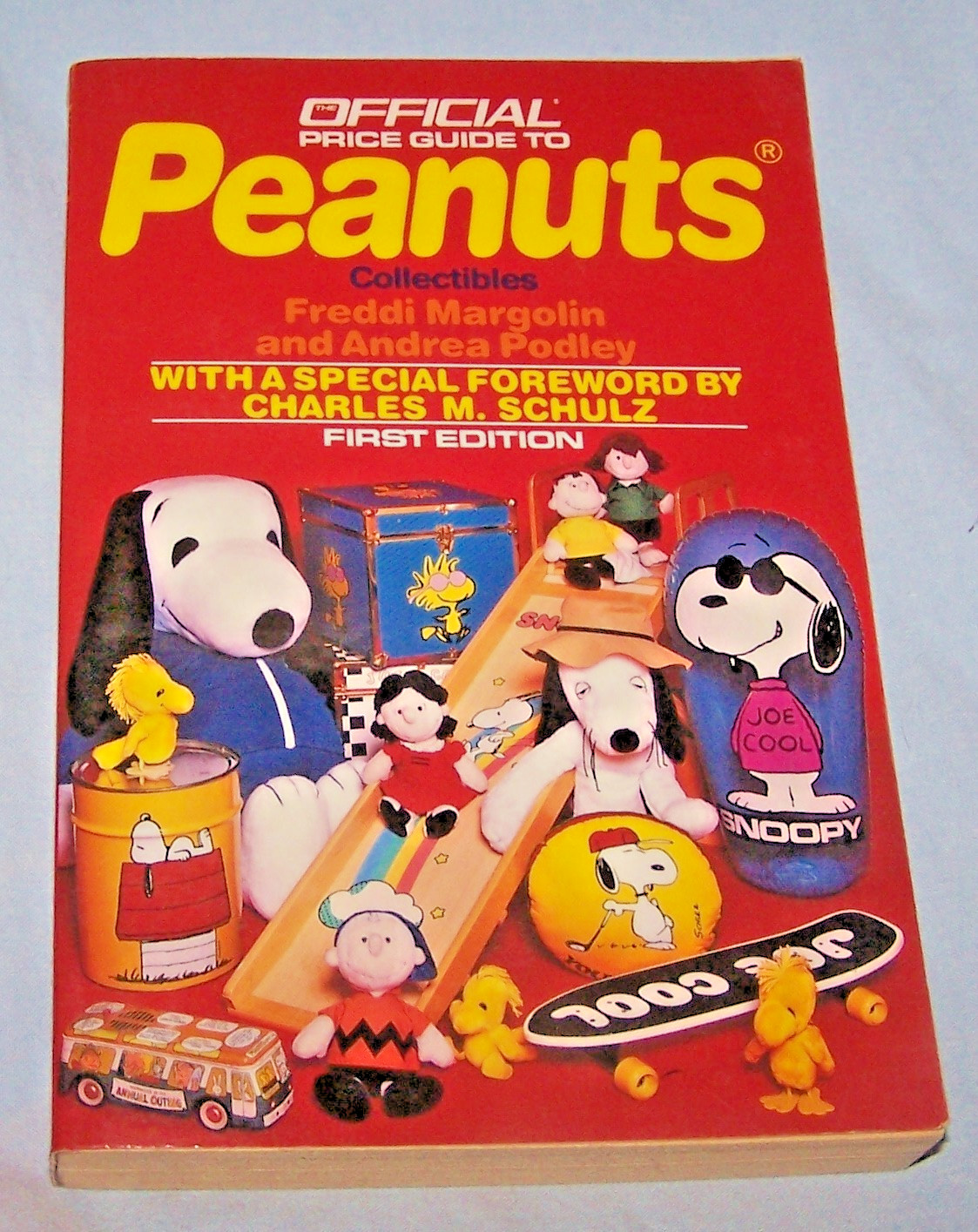 Official Price Guide to Peanuts Collectibles PB-1990-Margolin, Podley-317 pages