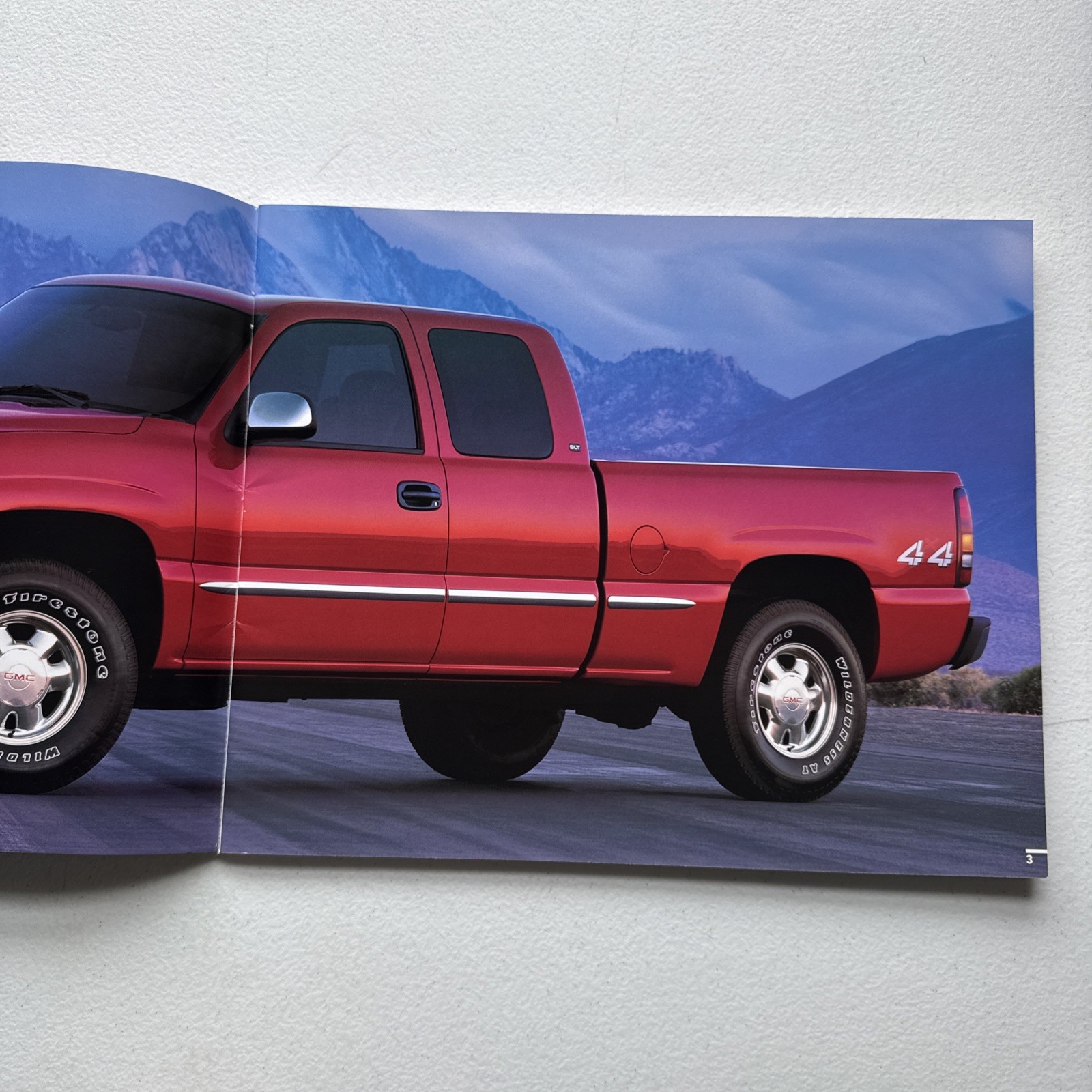 Vintage 2000 GMC Sierra Sales Dealer Brochure Catalog