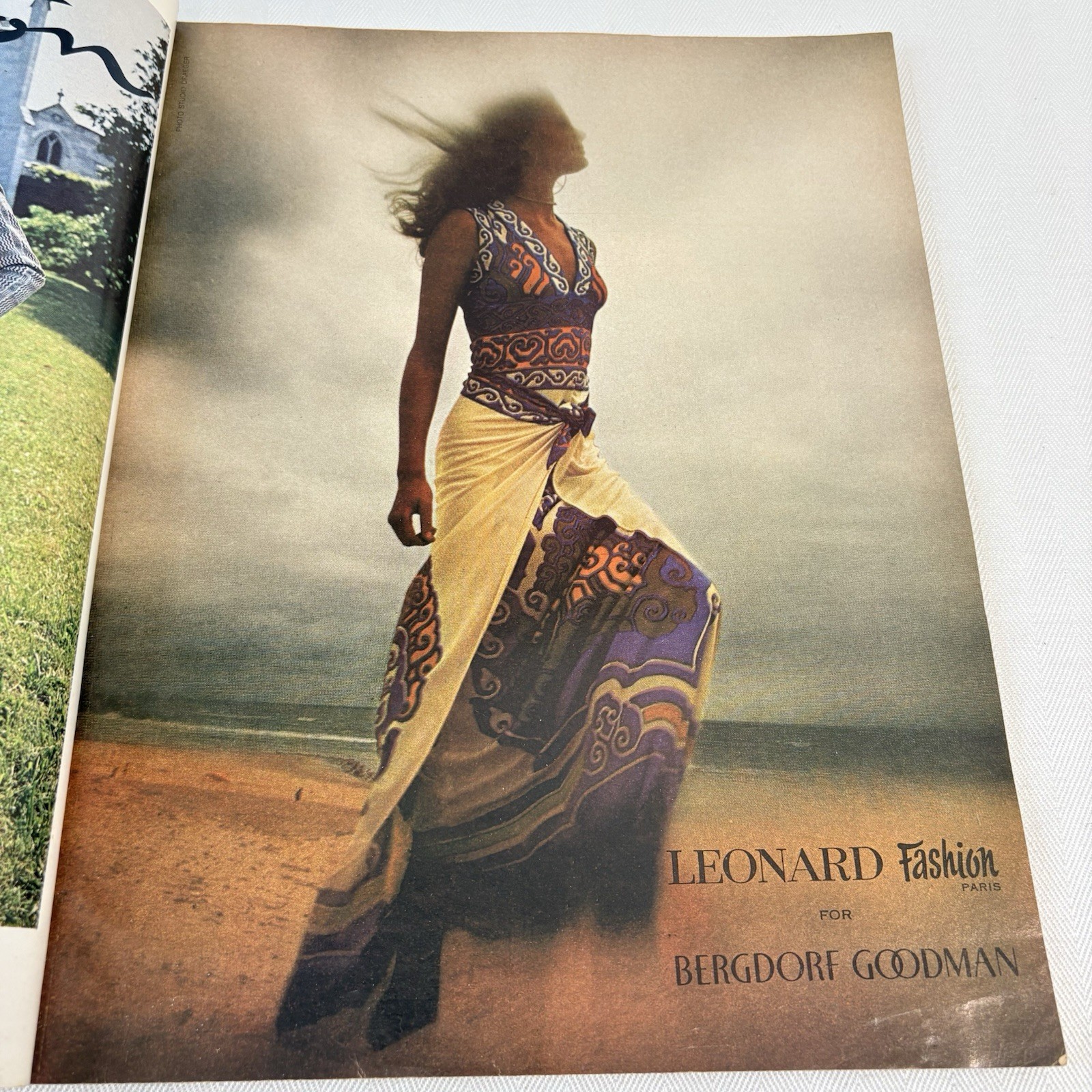 Vogue Magazine November 15, 1971 Patricia Dow Vintage 144 pages de la Renta