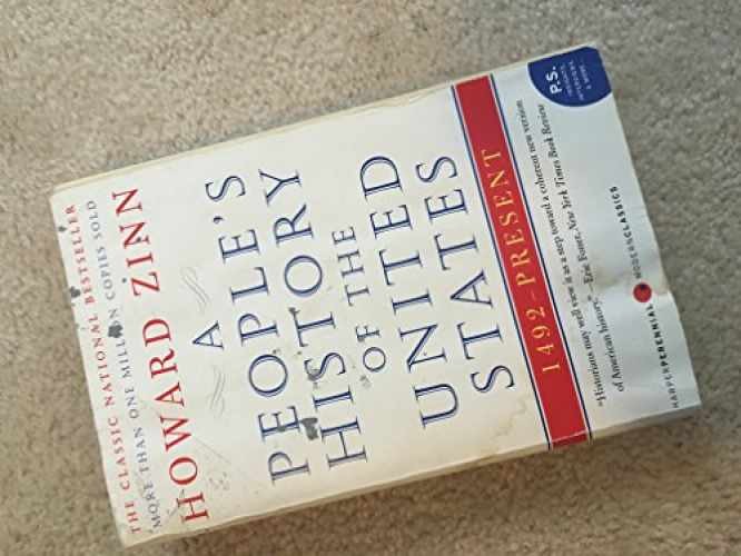 A People’s History of the United – Paperback, by Zinn Howard – Acceptable