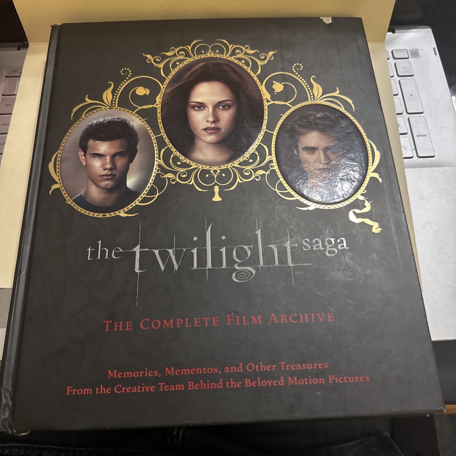 The Twilight Saga: The Complete Film Archive: Memories, Mementos, and Treasures