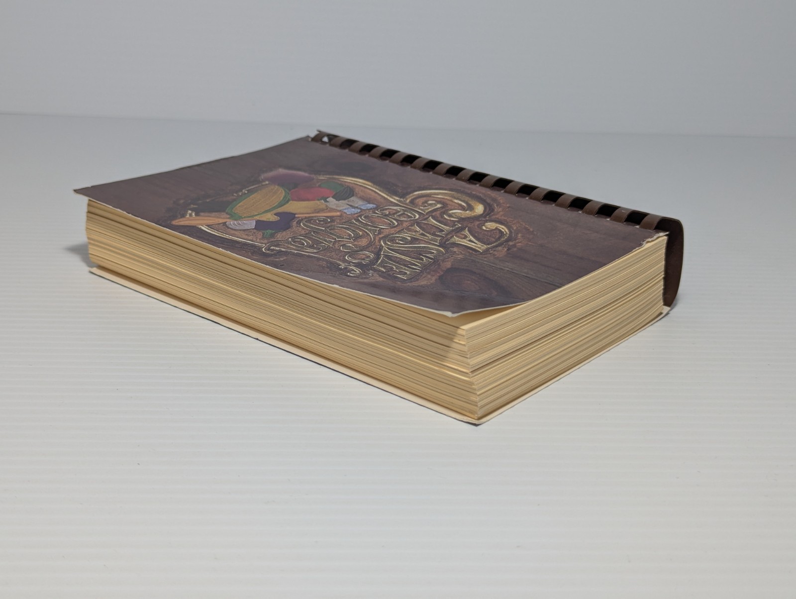 A Taste of Georgia Southern Cookbook Newnan Junior Service League 1994 592 pages