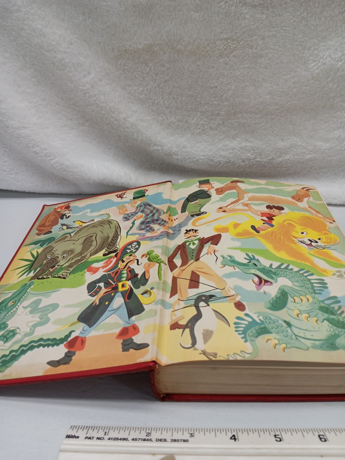 The Children’s Hour: Caravan of Fun by Barrows, Marjorie 1953
