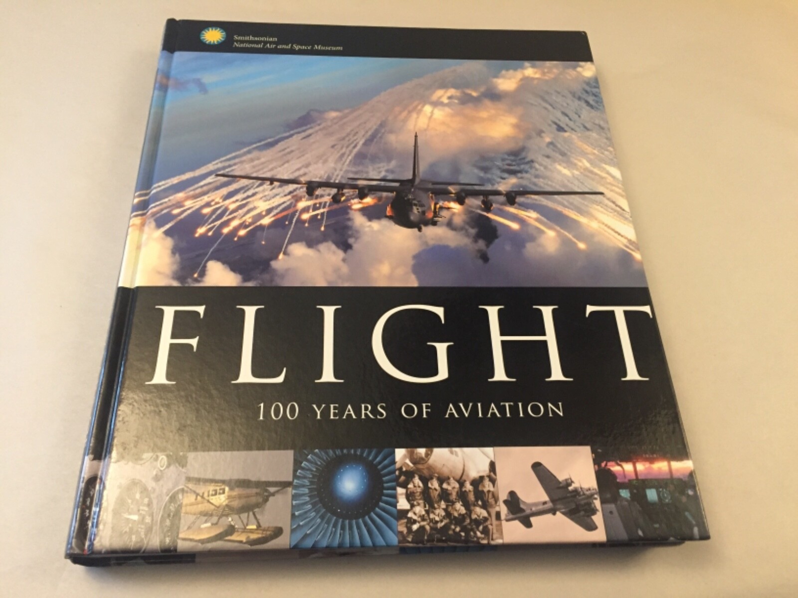 Flight 100 Years of Aviation 2009 Hardcover by R. G. Grant 440 color pages