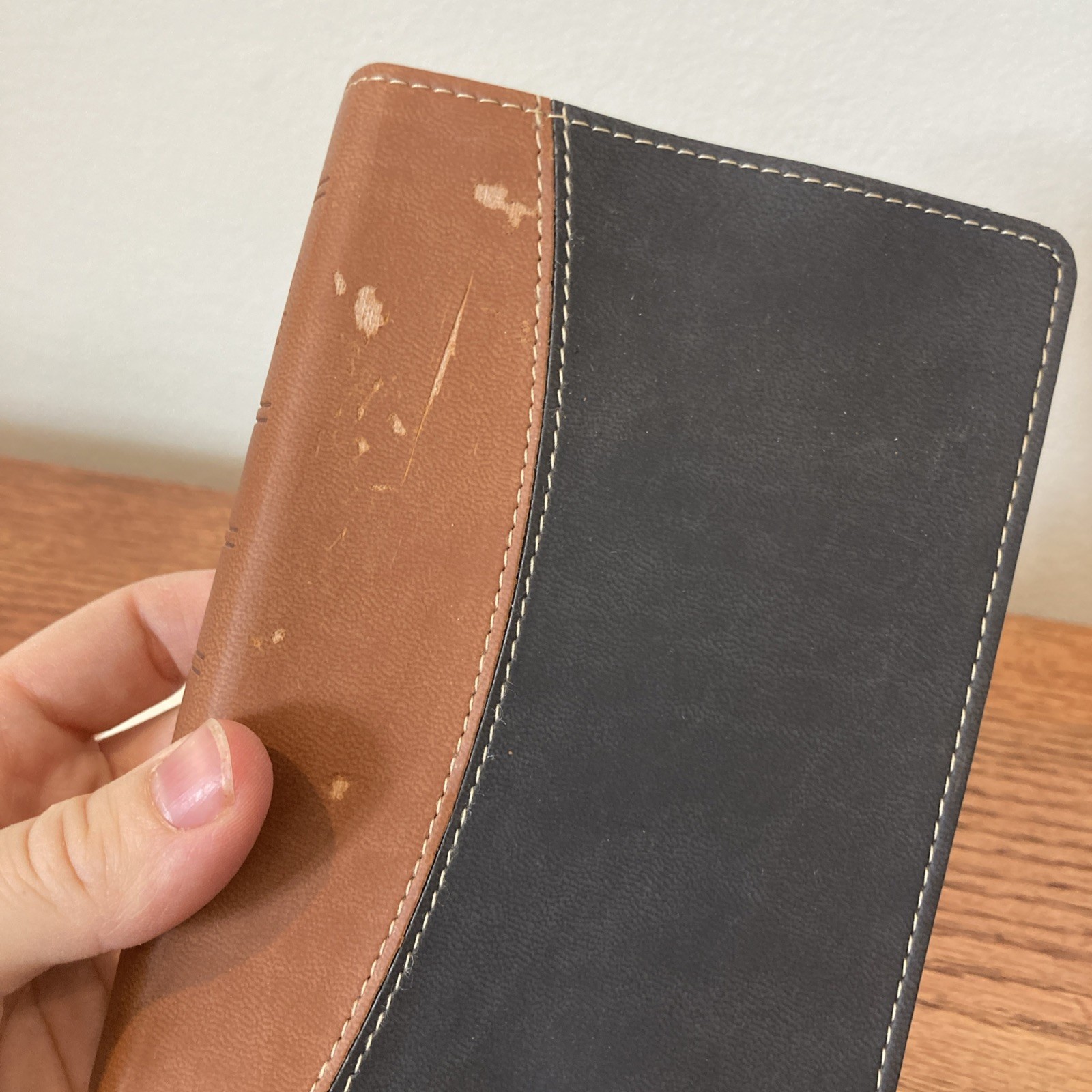 1984 NIV Compact Bible | Center Column references | Red Letter Bible