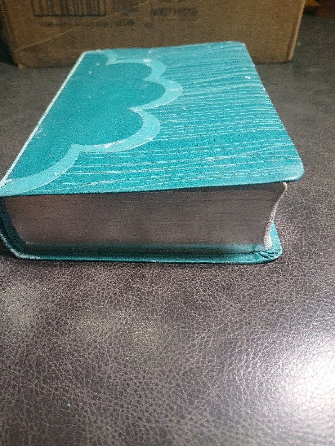 NIV Compact Bible 2011 Teal Italian Duo-Tone Leathersoft 6.5 x 4 x 1.5″