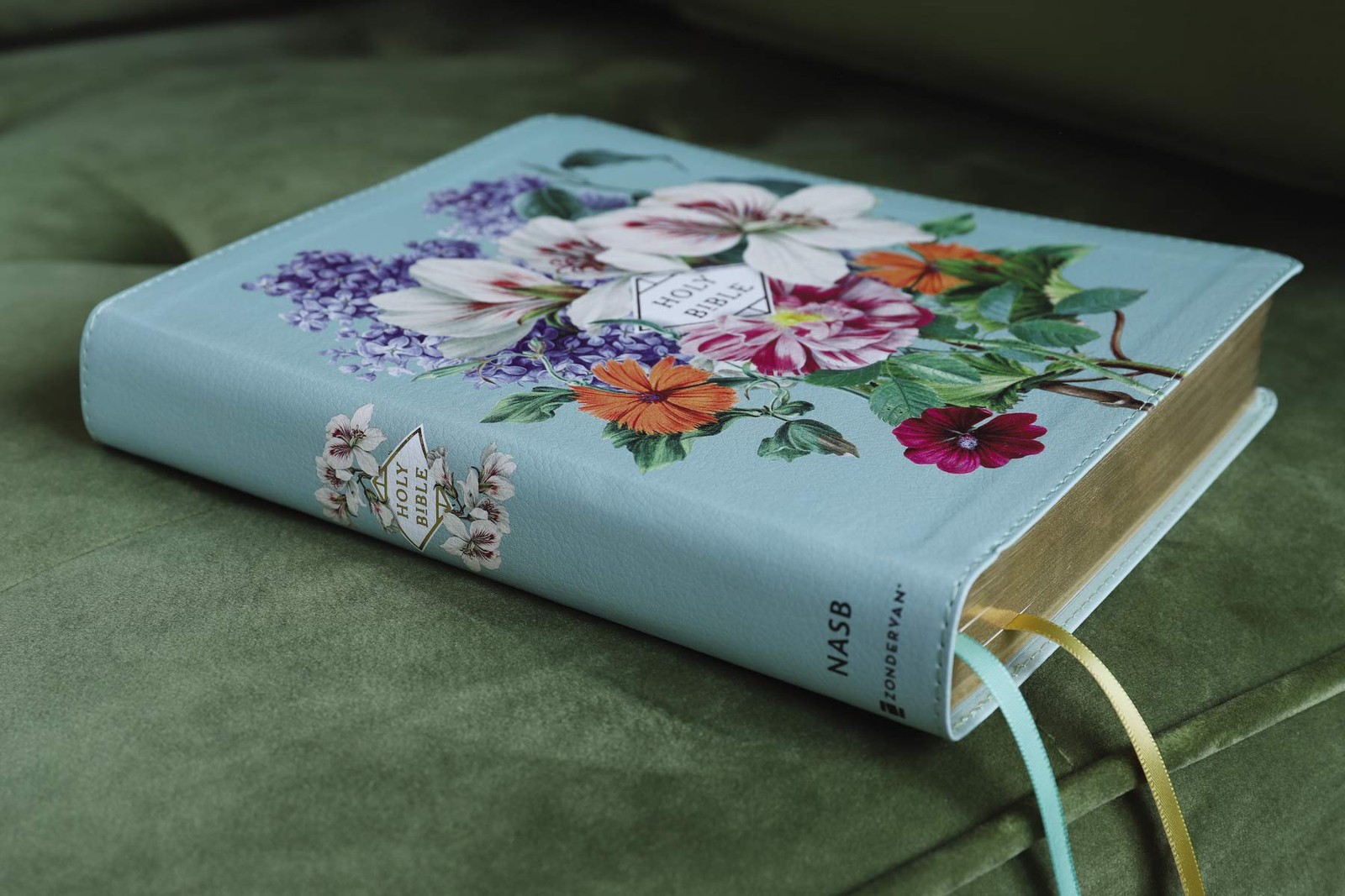 NASB Artisan Collection Leathersoft Bible Sage Floral, Red Letter, Comfort Print