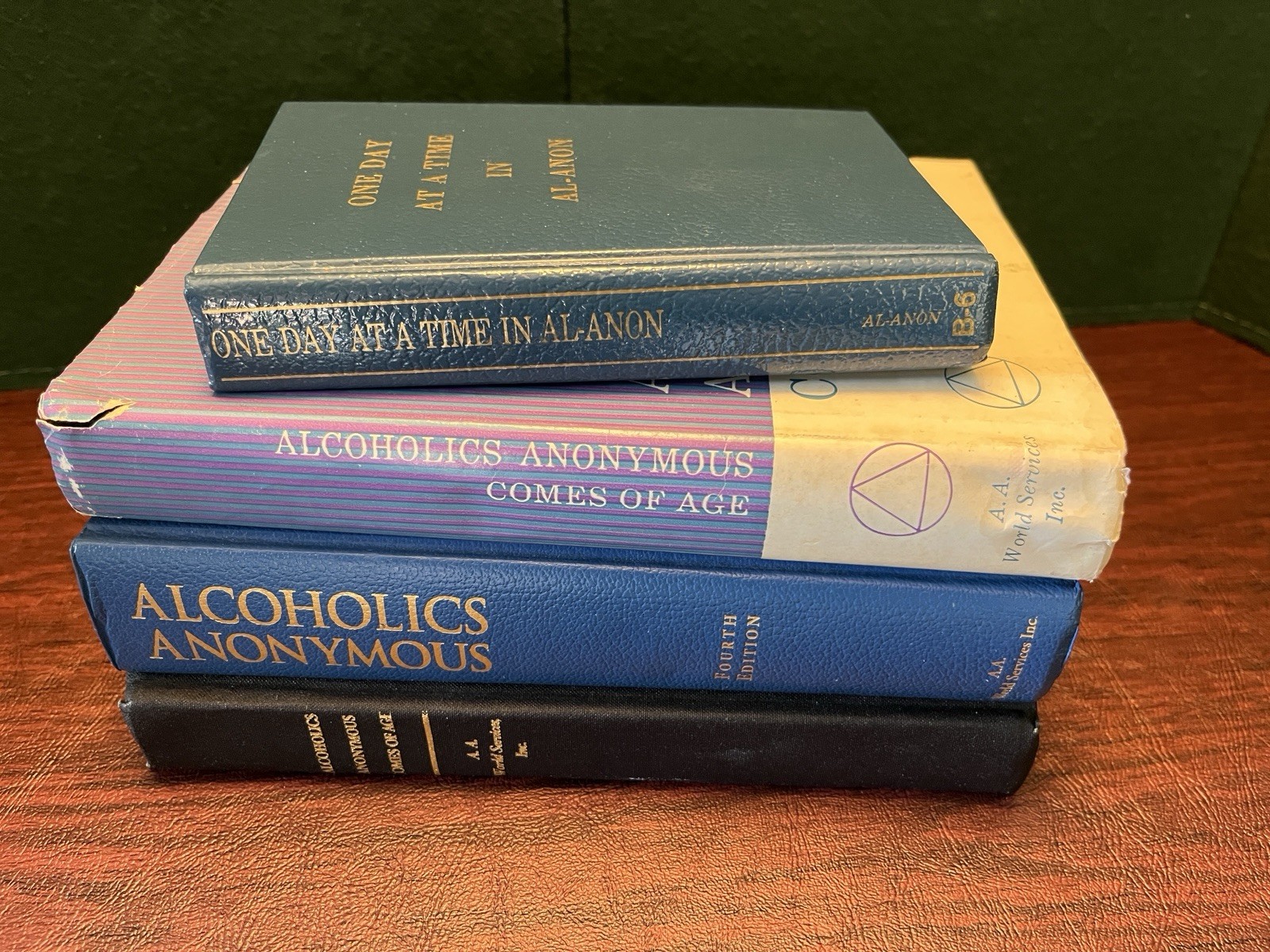 4 lot ALCOHOLICS ANONYMOUS Books AA Al-Anon Recovery Addiction 1970’s – 2020
