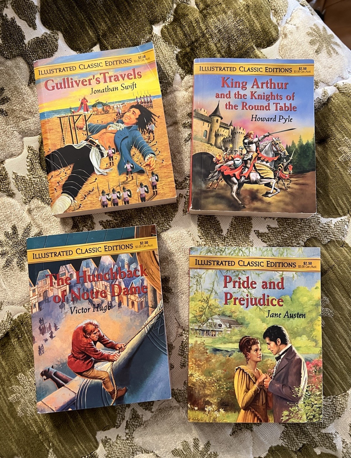 Lot Of 4 Illustrated Classic Editions Mini Paperbacks 90s