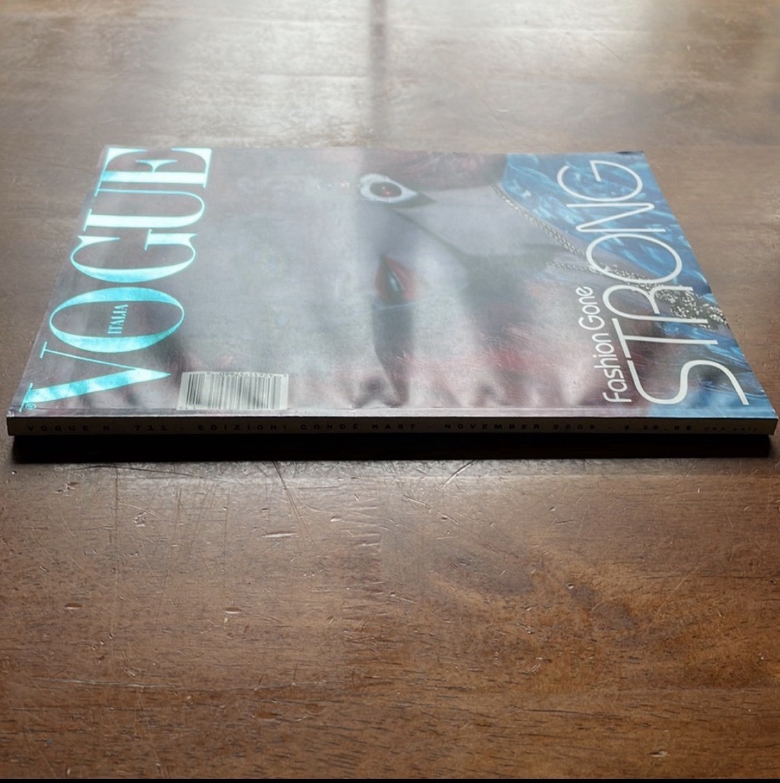 Vogue Italia Magazine No. 711 Nov 2009 Conde Nast Vintage G pre-owned condition