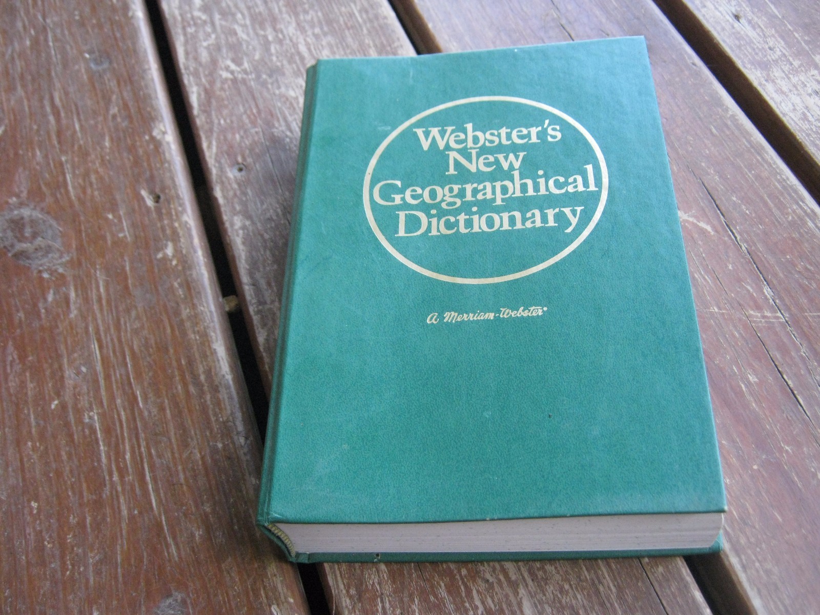 1984 Webster’s New Geographical Dictionary hardcover book 1376 pages