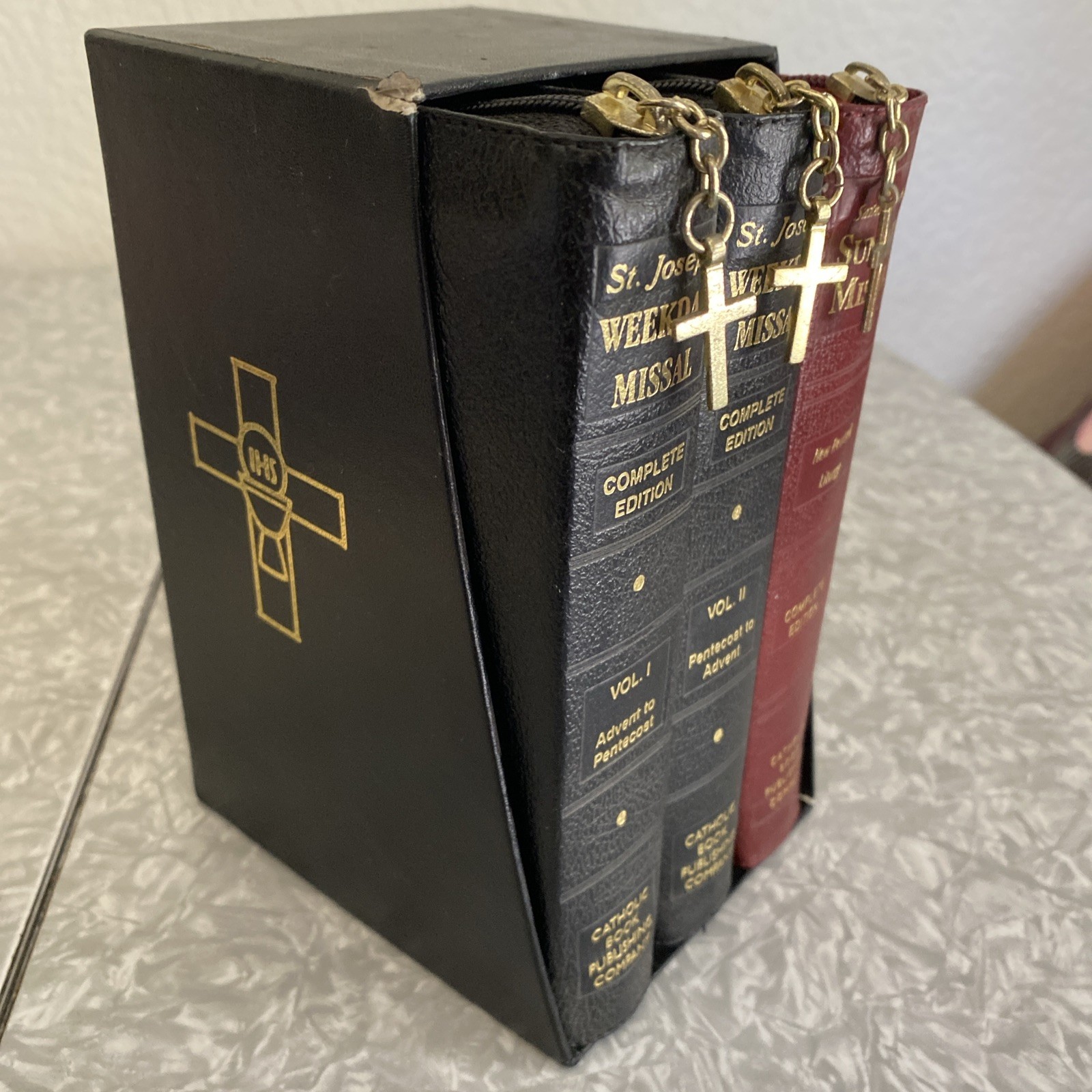 St. Joseph Missals: Complete Gift Box 3-Volume Set Sunday & Weekday Missal 2006