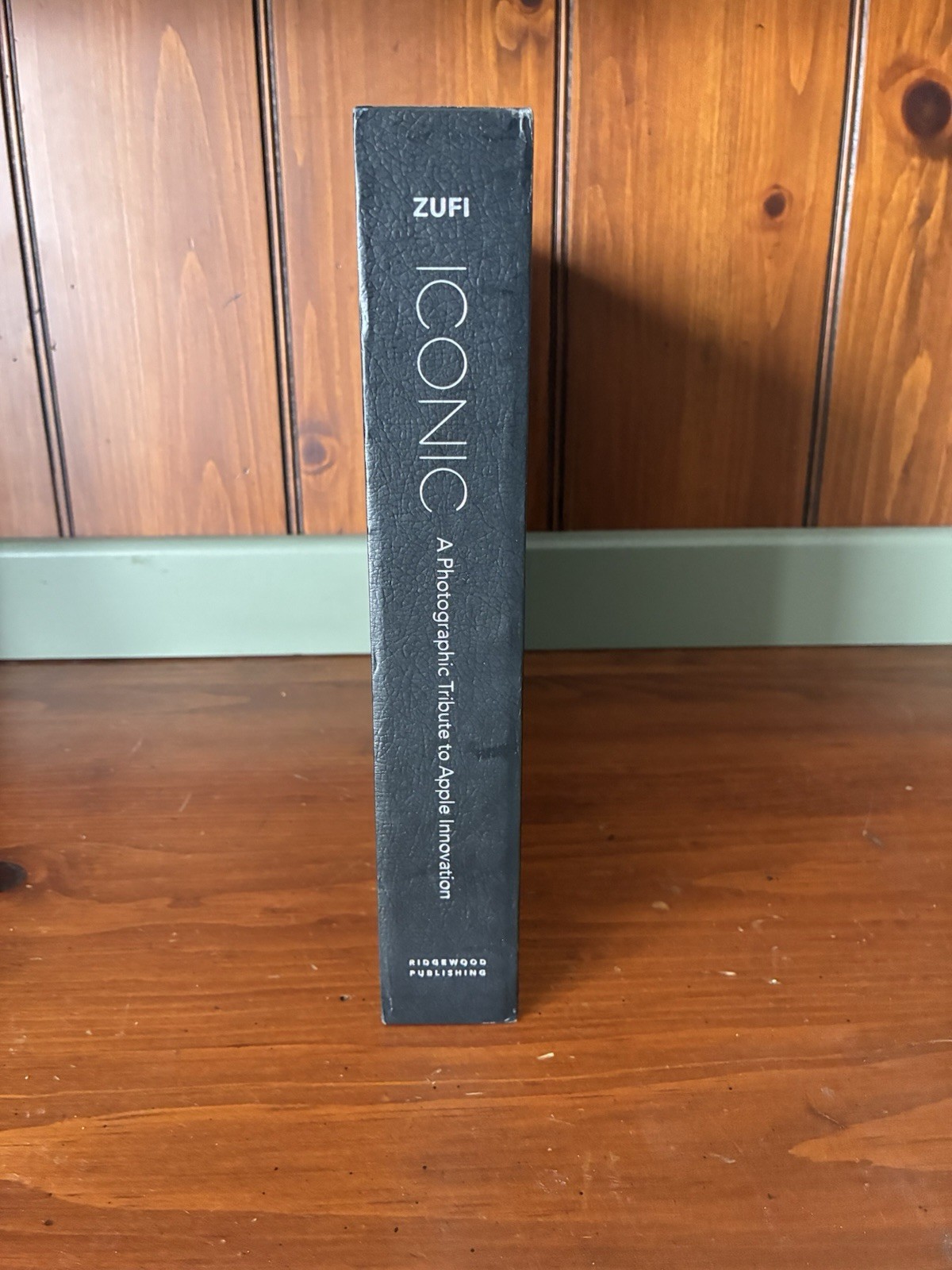 Iconic: A Photographic Tribute to Apple Innovation Jonathan Zufi HC W/ Slipcase