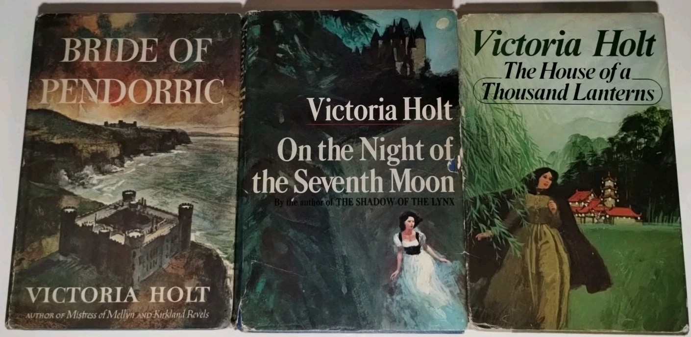 VICTORIA HOLT 3 Book Hardcover Lot Romance, Suspence; HCDJ, Bride of Pendorric..