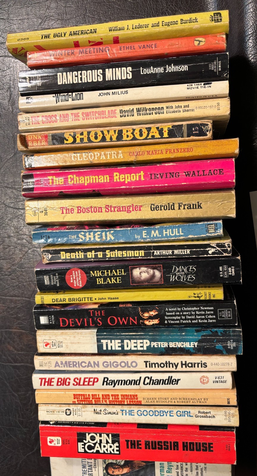 Lot 6 – 20 Movie tie-in paperbacks average VG 1940s-2000s see photos