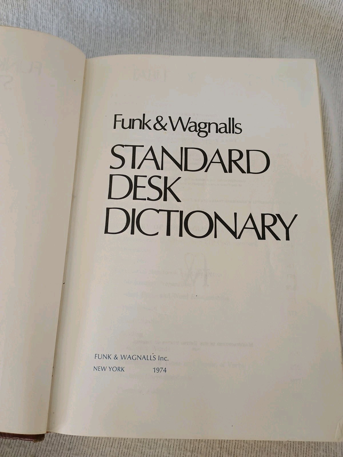 Funk & Wagnalls Standard Desk Dictionary 1974 Hardcover 880 Pages