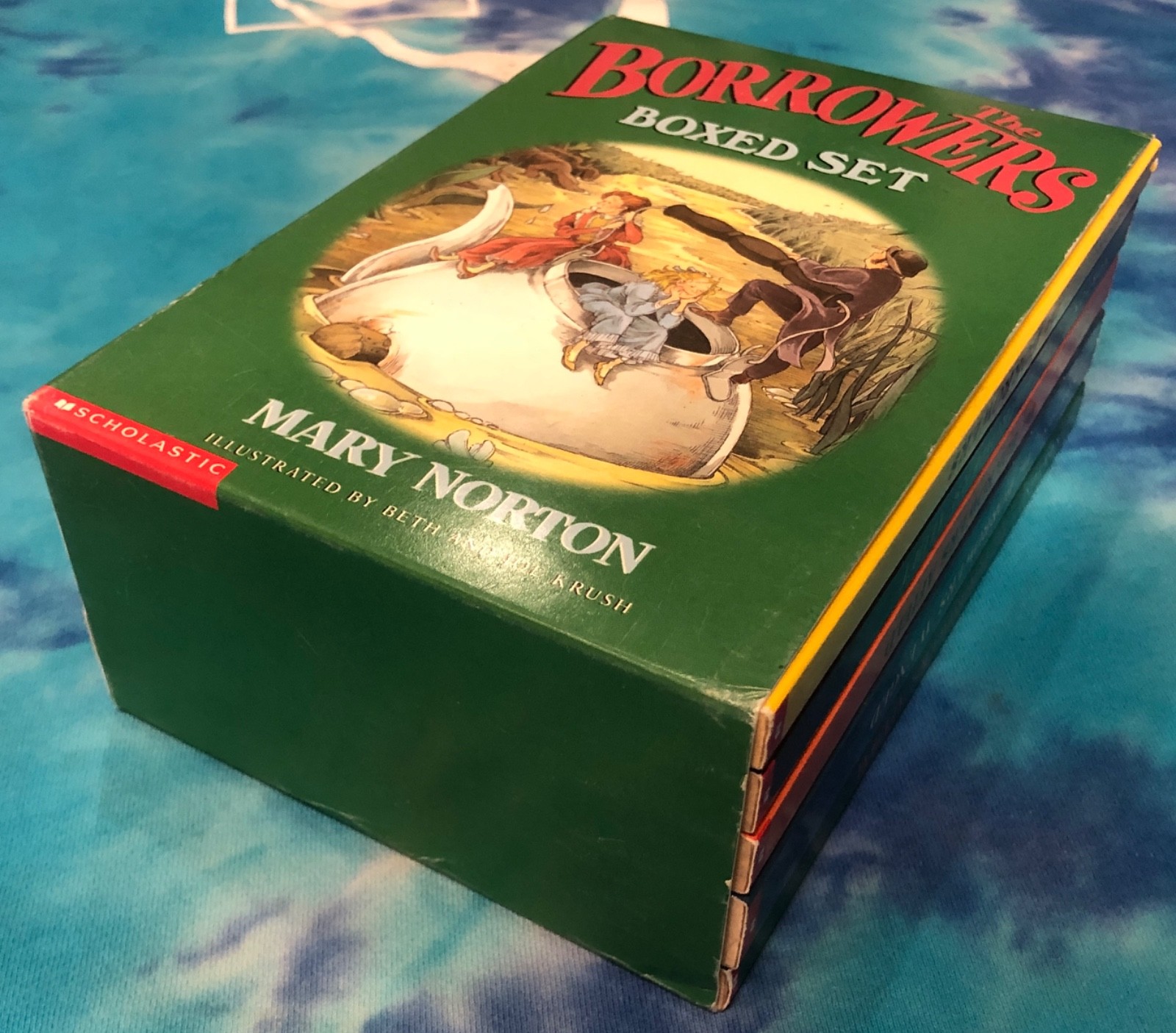 The Borrowers lot of 1-5 Book are in like New Condition. Slight box scuff. Nice.