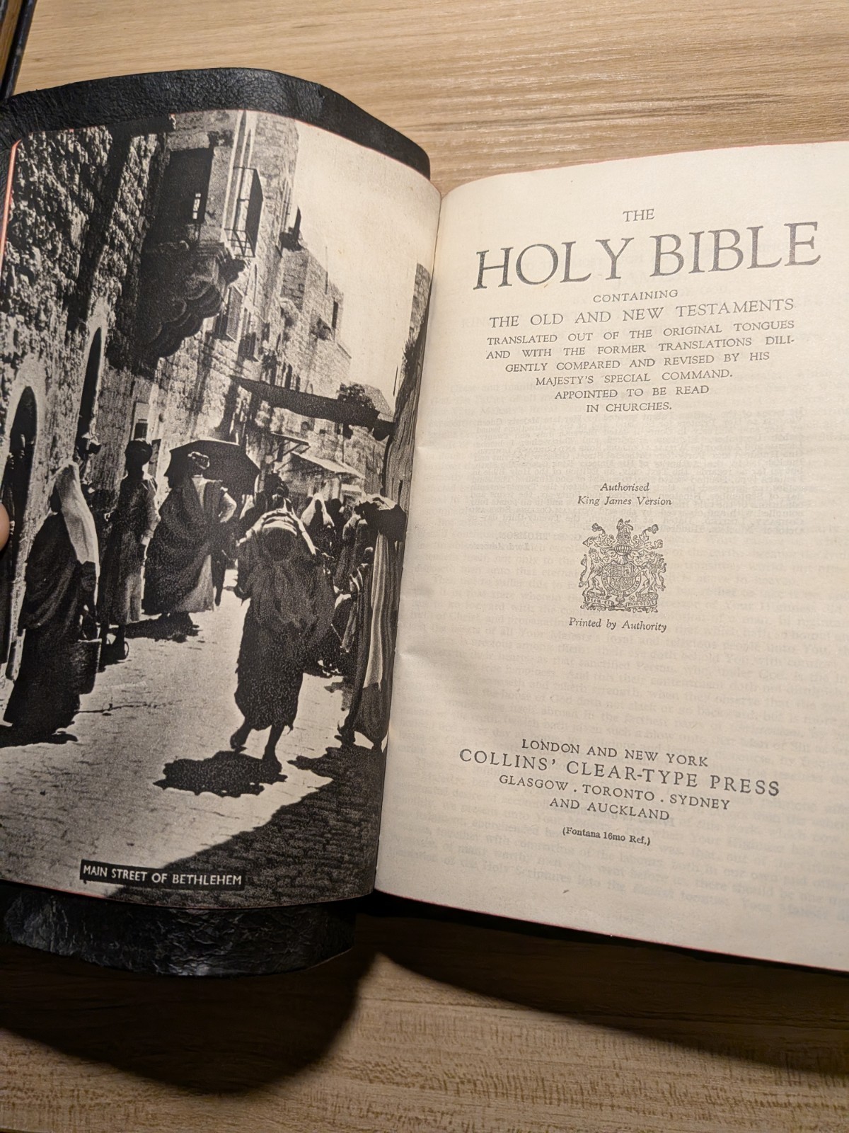 Vintage Holy Bible KJV Collins Clear-Type Press 1946 Illustrated Great Britain