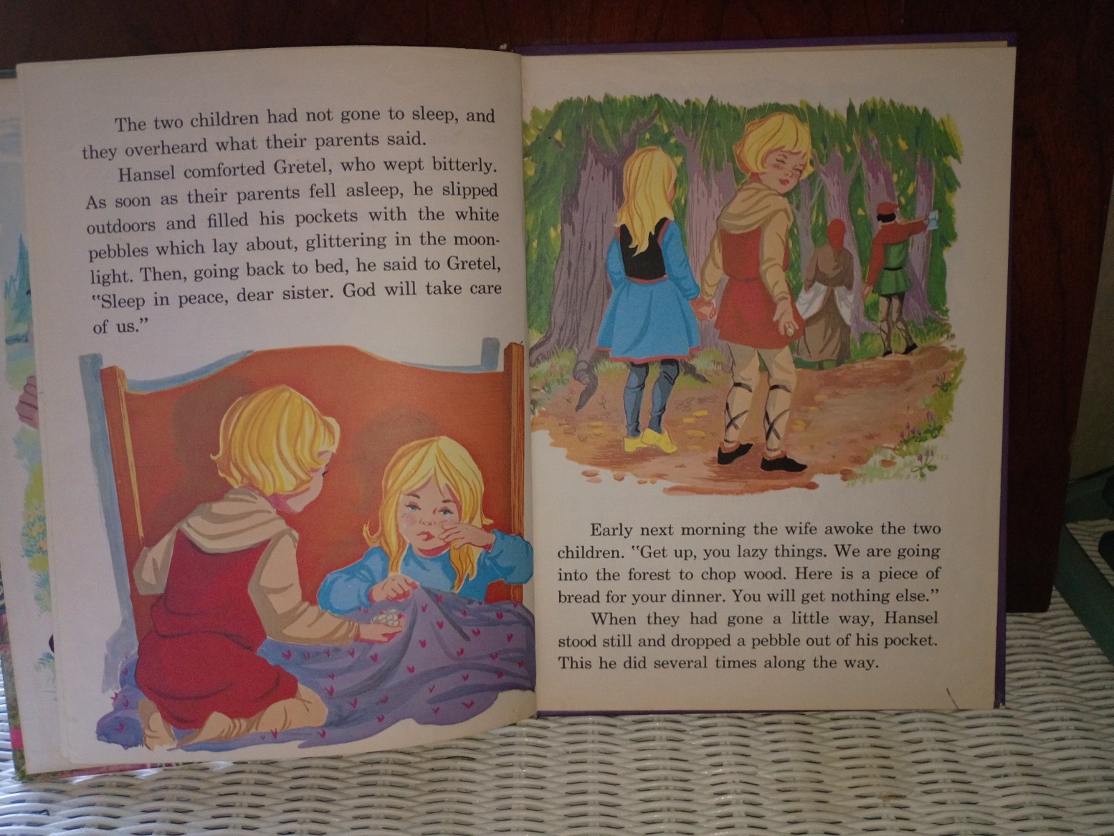 Hansel And Gretel – A Rand McNally Giant Book 1960 – Oversized 12.25” x 9.25”
